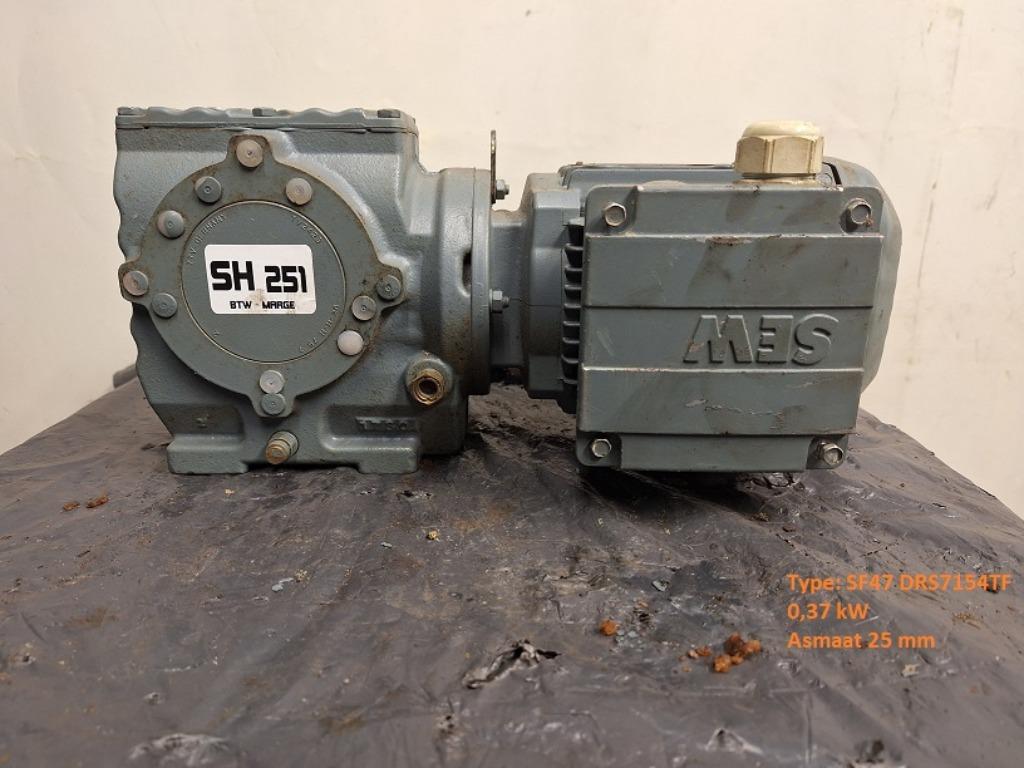 SEW Vector SF47 DRS71S4/TF SH251, SEW, 1400 tot 1800 rpm, Ophalen of Verzenden, Gebruikt