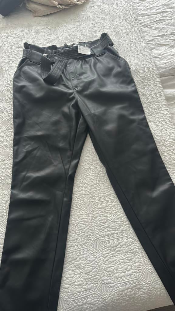 Zwarte (nep) leten broek, Ophalen of Verzenden, Nieuw, Zwart, Lang