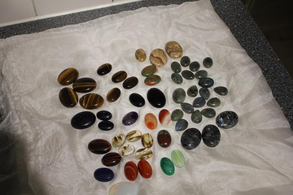 grote partij cabochons o.a. kattenoog, labradoriet, jasper, Hobby en Vrije tijd, Kralen en Sieraden maken, Nieuw, Overige typen