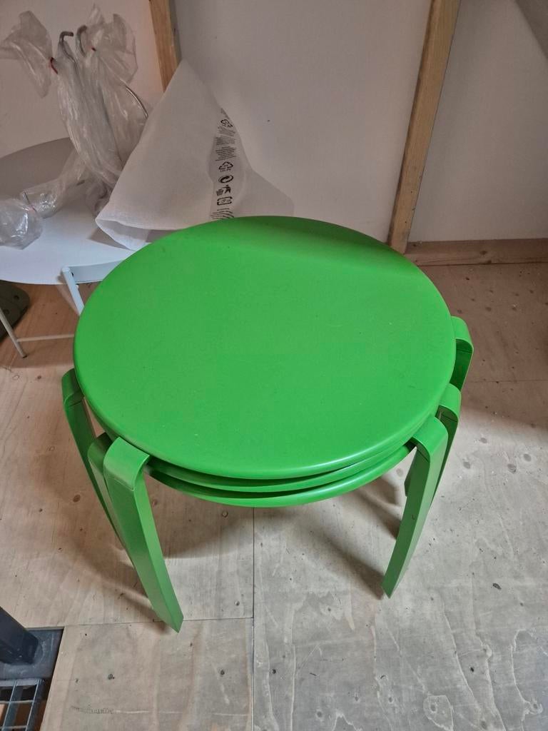 Gebruikte fermob alize bijzet tafeltjes appeltjes groen, Ophalen, Gebruikt