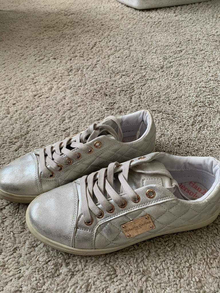 Zilverkleurige sneakers. Maat 37, Overige kleuren, Ophalen of Verzenden, Sneakers of Gympen, Zo goed als nieuw