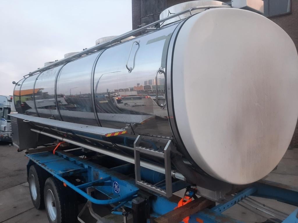 Losse RVS geisoleerde tank 18000 liter + div. tanks op slede, Zakelijke goederen, Ophalen