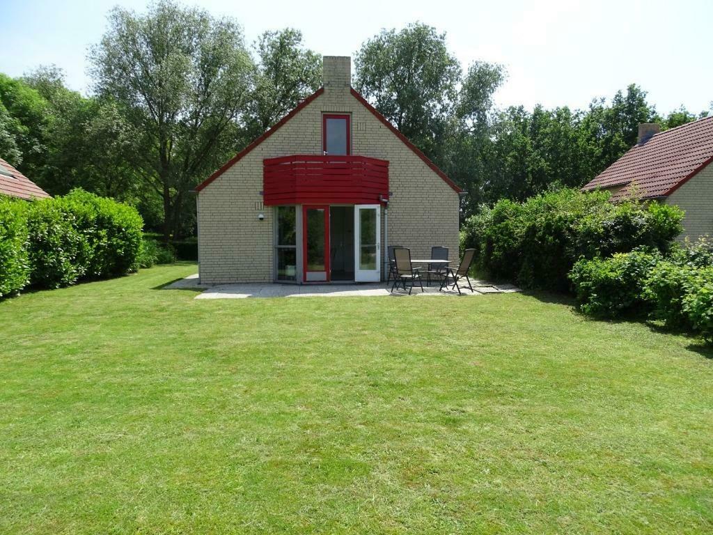 Vakantiehuis aan strand van zwemwater met hond bij Nijmegen, 2 slaapkamers, Recreatiepark, Gelderland en Veluwe, Chalet, Bungalow of Caravan