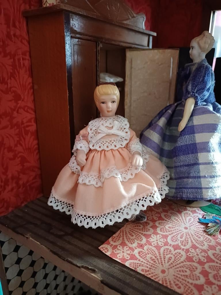 Poppenhuispopje van del prado?, Ophalen of Verzenden, Poppenhuis