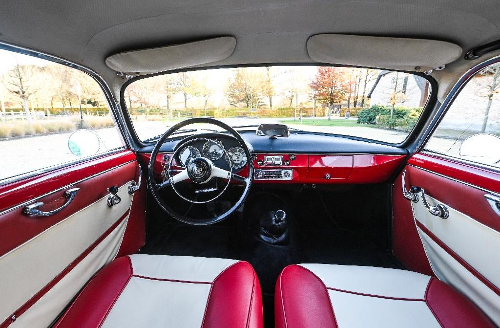 Alfa Romeo Giulietta 1.3 Sprint 1960 Rood, Auto's, Alfa Romeo, Achterwielaandrijving, 4 cilinders, Leder, Overige kleuren