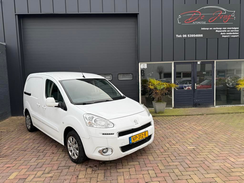 Peugeot Partner 1.6 HDI navteq 2015 apk okt 2026, Auto's, Bestelauto's, Bedrijf, ABS, Adaptieve lichten, Airconditioning, Bluetooth