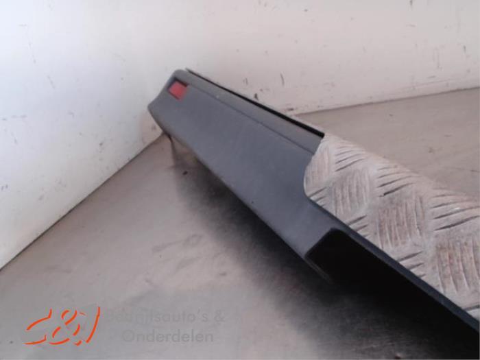 Achterbumper van een Opel Vivaro, Gebruikt, -, -, Ophalen of Verzenden
