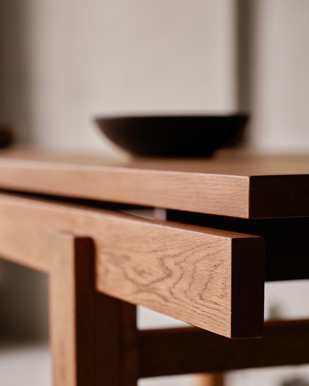 RIFT - minimalistische japandi eettafel in eiken hout, Ophalen, Eikenhout, Nieuw, 50 tot 100 cm