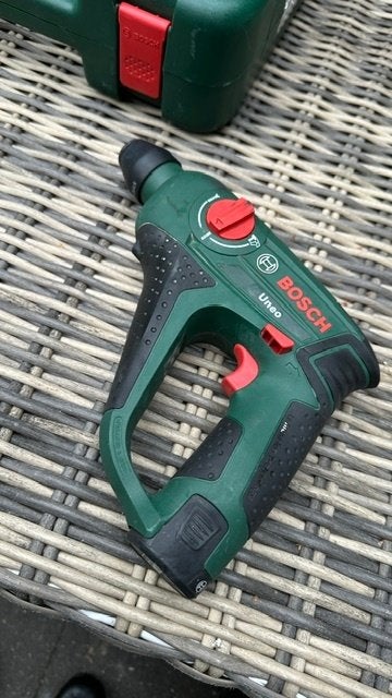 bosch uneo klopboormachine met 2 accu's, Ophalen, Zo goed als nieuw, Boor- en Schroefmachine
