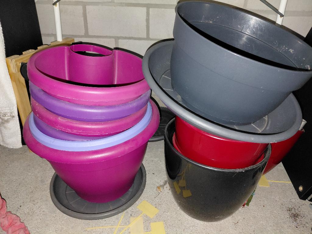 Bloempotten, Tuin en Terras, Ophalen, Kunststof, Rond, Zo goed als nieuw