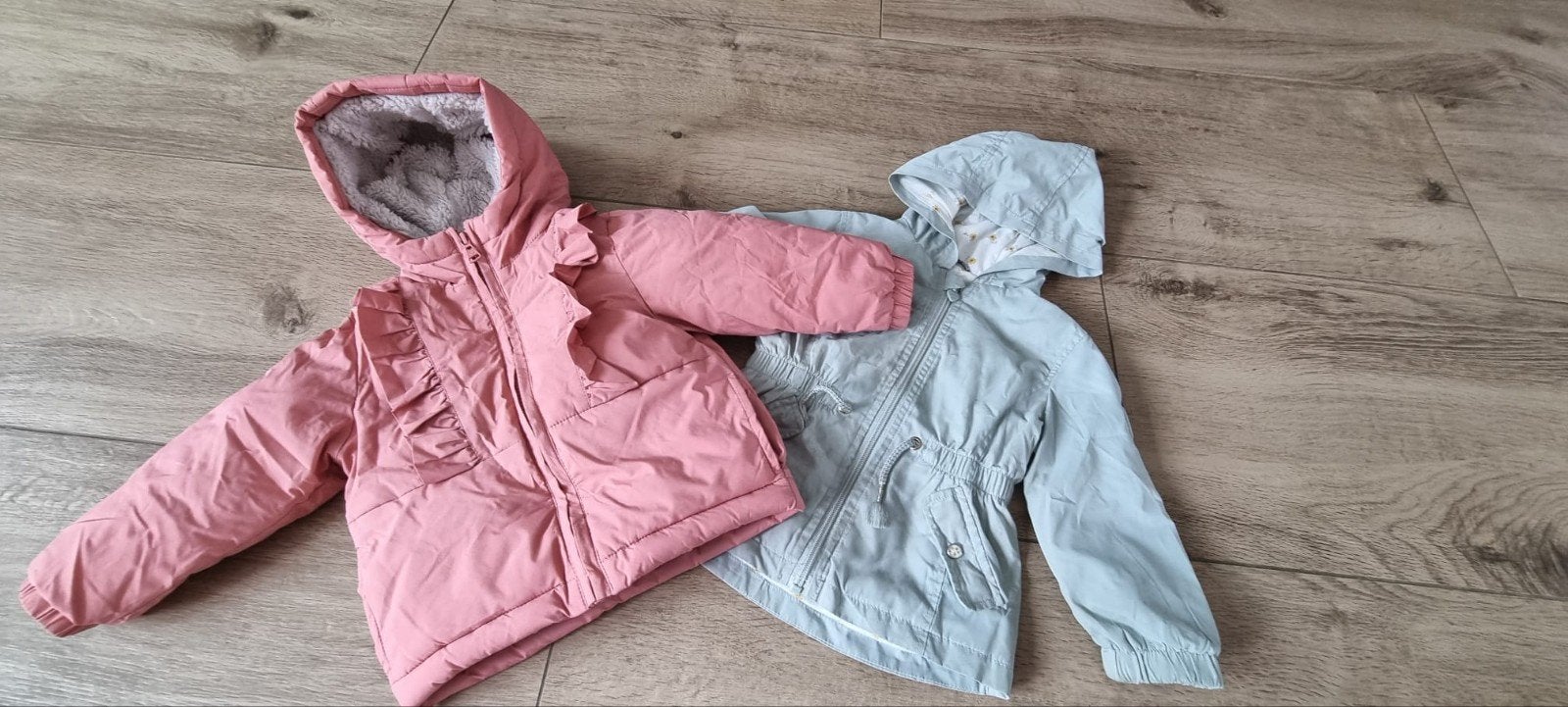 Te koop winter en zomerjas maat 80 meisje, Ophalen of Verzenden, Zo goed als nieuw, Meisje, Jasje