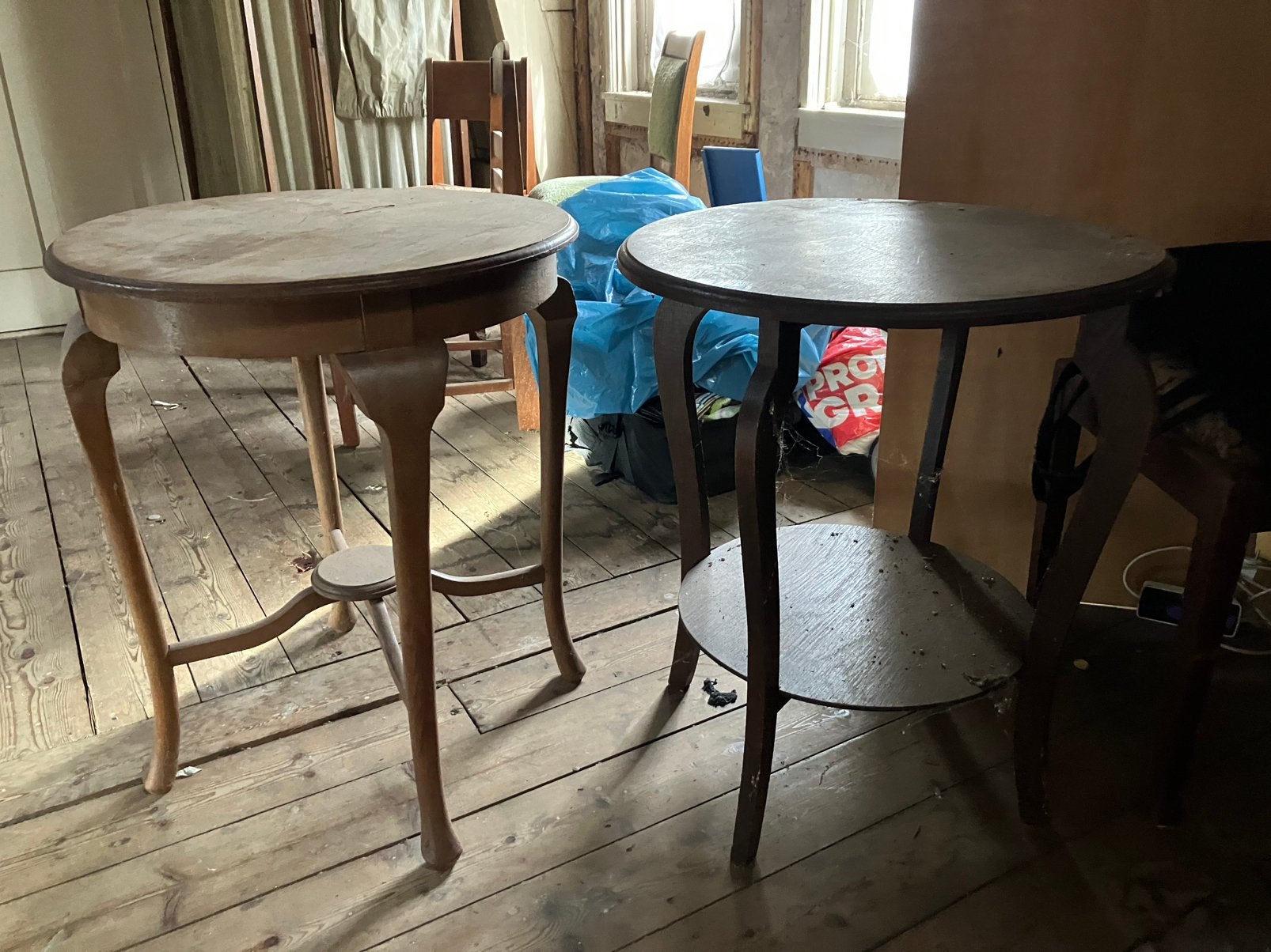 2 leuke houten tafels haltafel, Ophalen