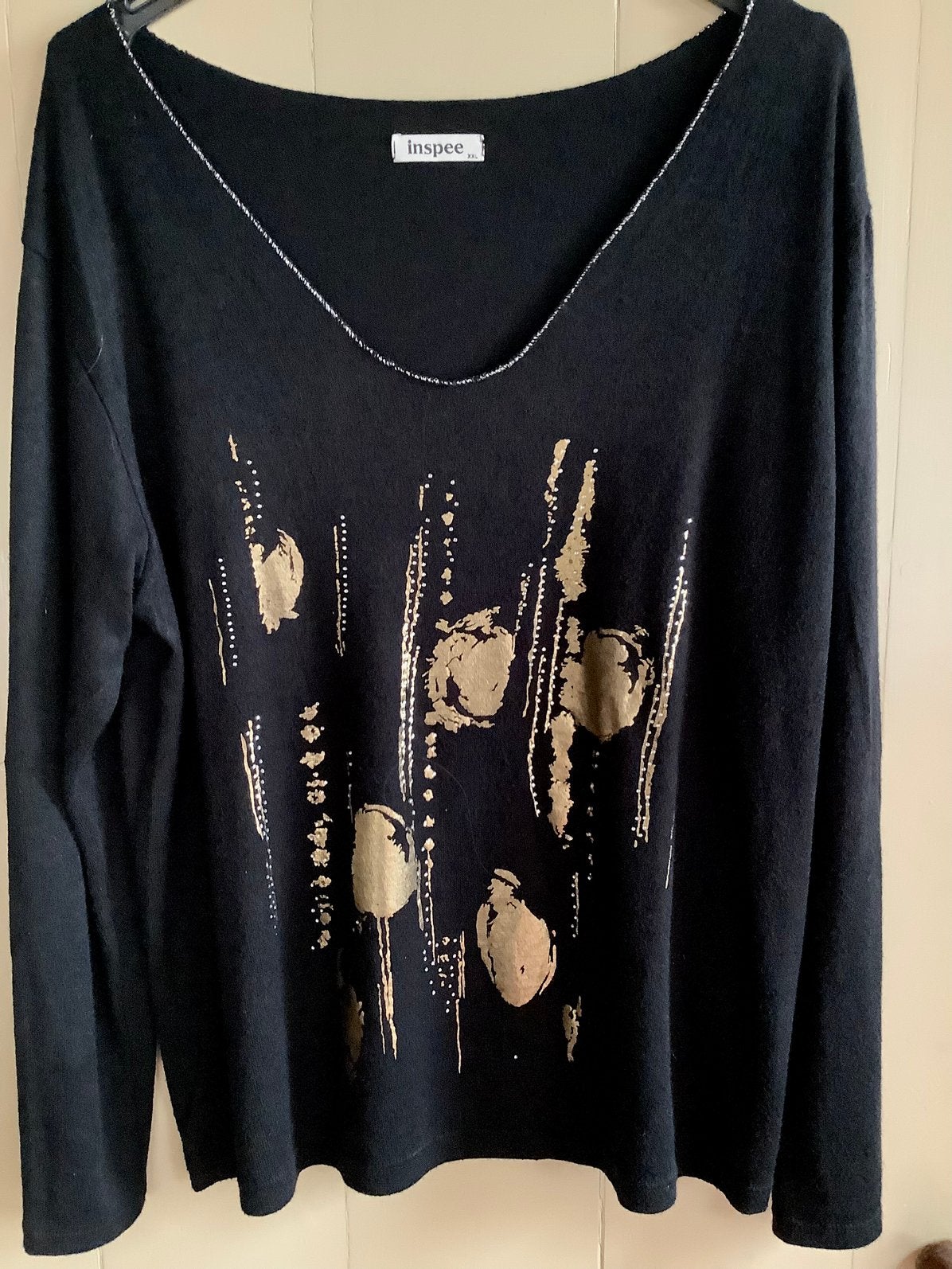 Zwarte top met goud/zilverprint, z.g.a.n., INSPEE, mt. XXL., Kleding | Dames, Ophalen of Verzenden, Zo goed als nieuw, Zwart, Shirt of Top