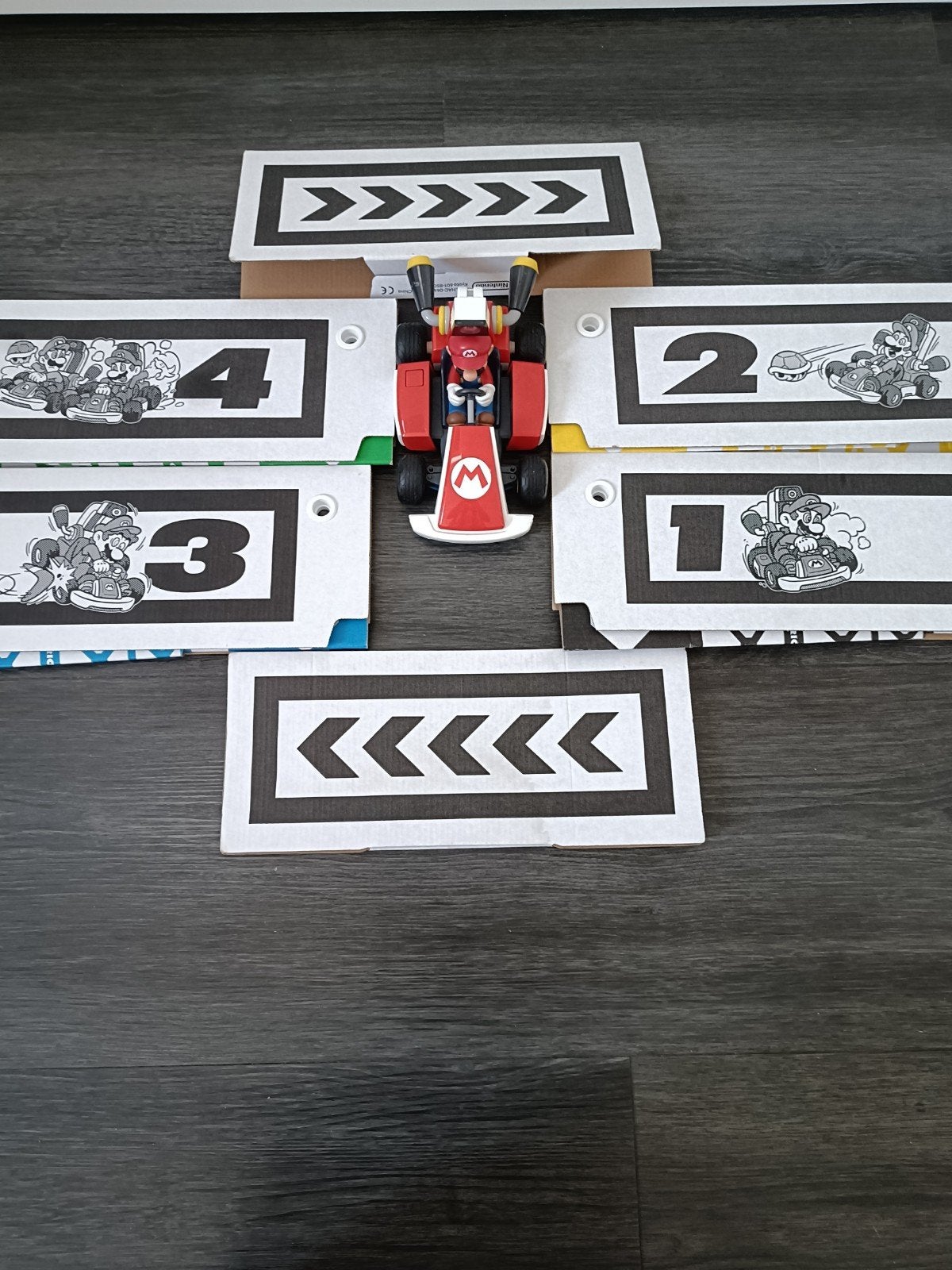 Mario Kart live:home circuit /zonder doos/, Ophalen, Racen en Vliegen, Zo goed als nieuw, 3 spelers of meer