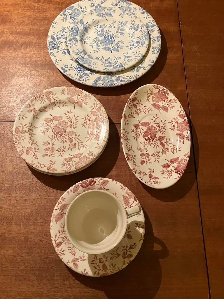 English Ironstone Tableware EIT red blue roses, Ophalen of Verzenden