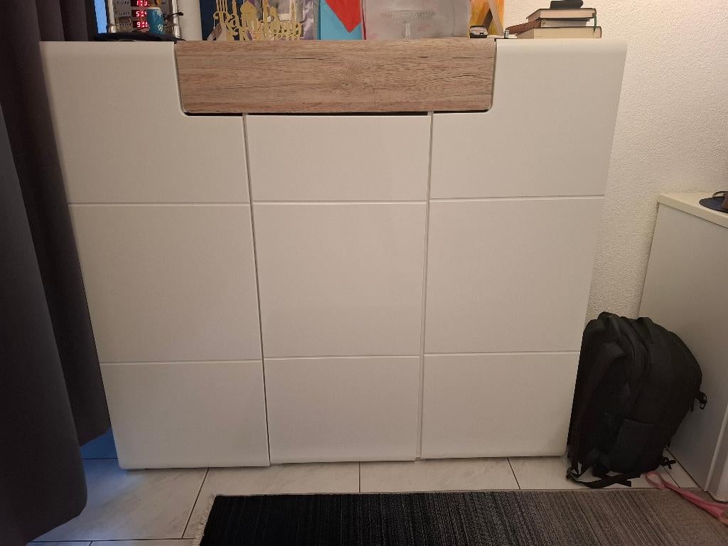 Hout 3-deurs 1-lade dressoir, Huis en Inrichting, Kasten | Dressoirs, Ophalen, Zo goed als nieuw, 25 tot 50 cm