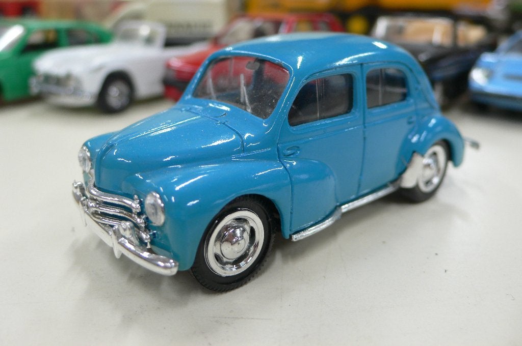 renault 4cv rally - solido  1/43, Hobby en Vrije tijd, Modelauto's | 1:43, Zo goed als nieuw, Auto, Solido, Verzenden