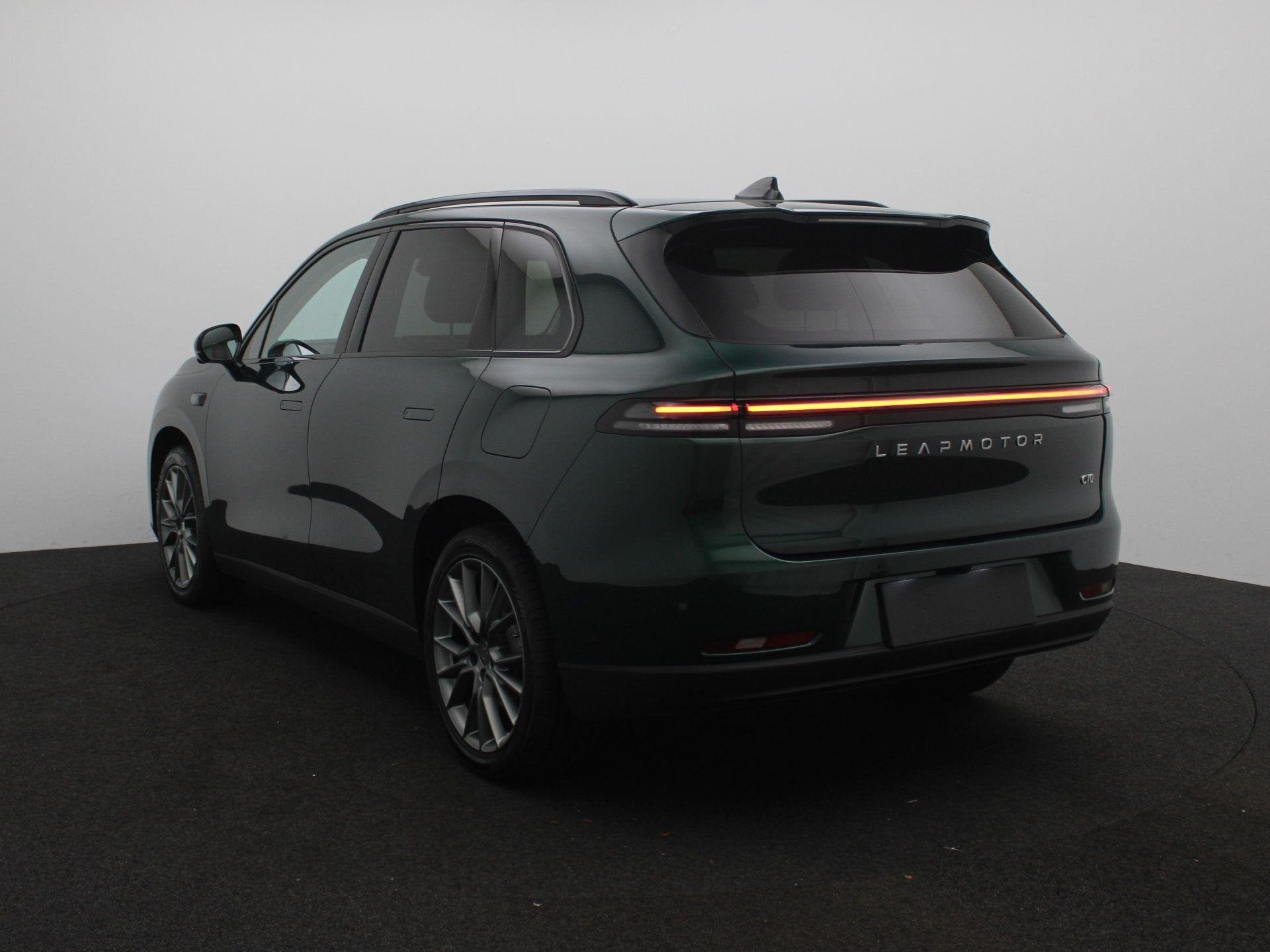 Leapmotor C10 Design REEV 28.4 kWh | VOORRAAD VOORDEEL | 4 J, Automaat, Achterwielaandrijving, 4 cilinders, Plug-in hybride