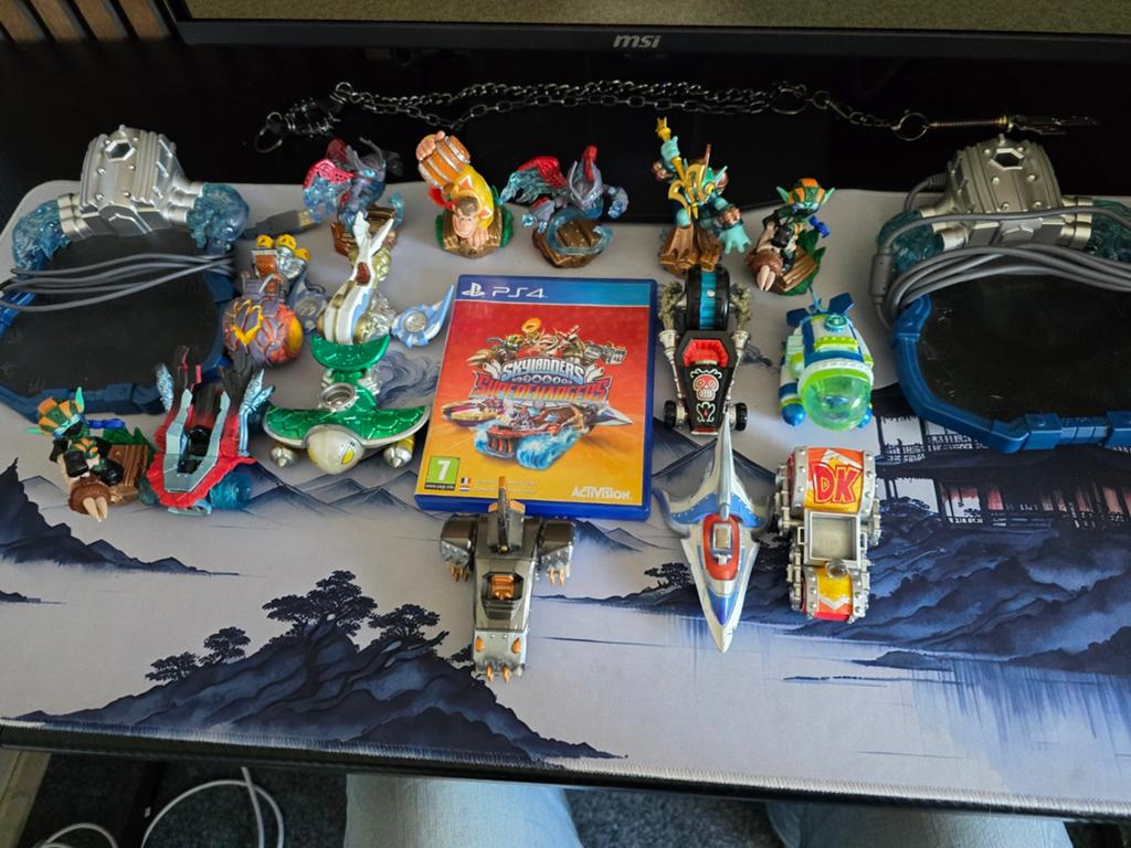 Skylanders SuperChargers PS4 met 2 portals en 18 figuren, Spelcomputers en Games, Games | Sony PlayStation 4, Avontuur en Actie