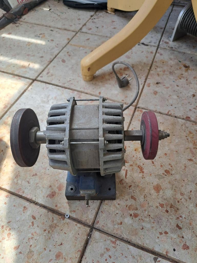 Te koop  zelf  gemaakte slijpmachine   bieden, Ophalen, Gebruikt, Elektromotor