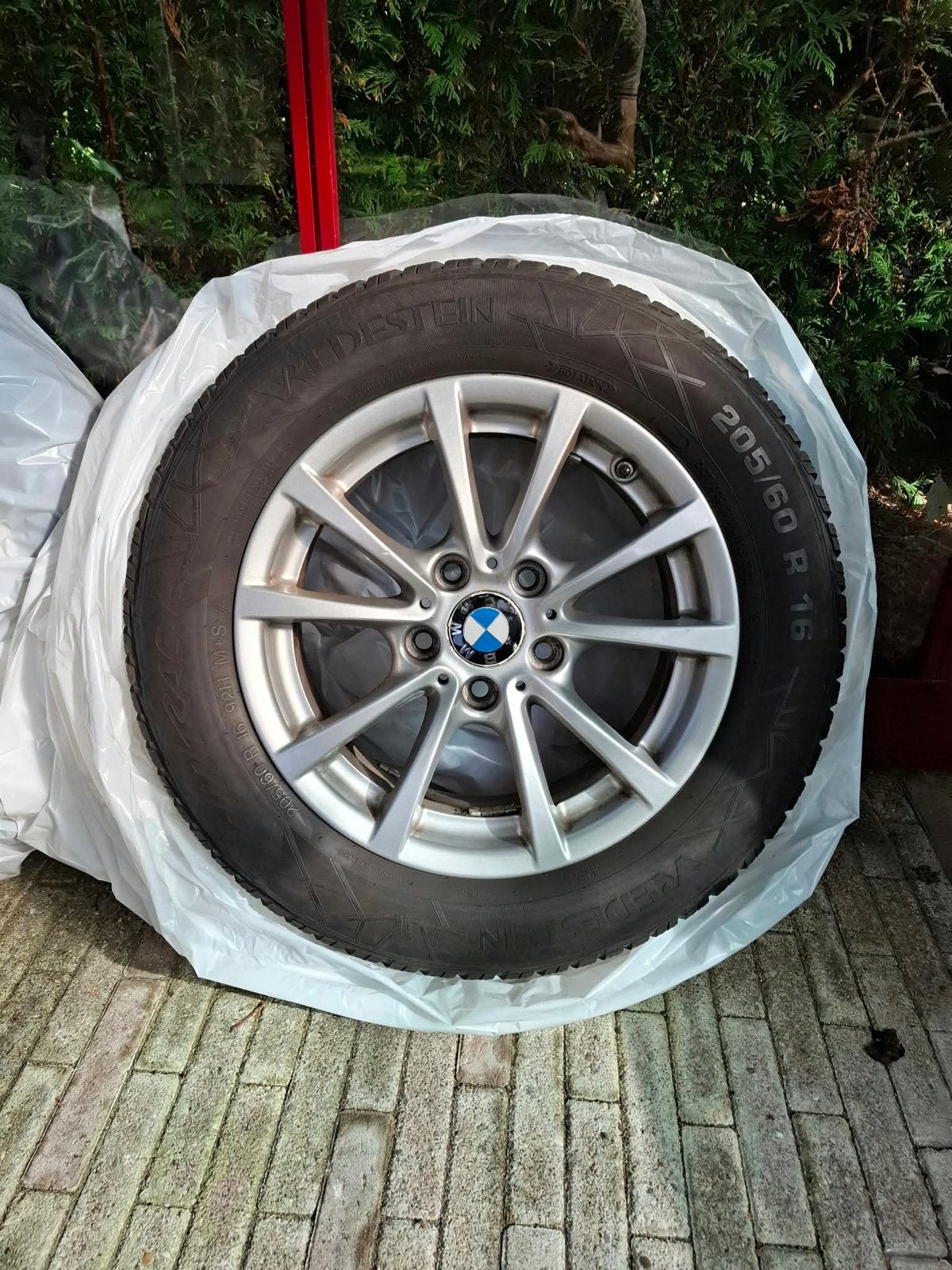 BMW velgen met Vredestein winterbanden 205/60 R16 voor €200, Ophalen, Gebruikt, 16 inch, Banden en Velgen