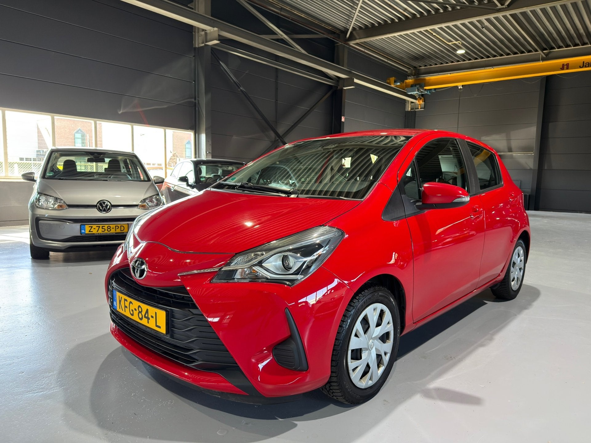 Toyota Yaris 1.0 VVT-i Comfort Dealeronderhouden |1ste Eignr, Auto's, Toyota, Voorwielaandrijving, Stof, Gebruikt, Euro 6