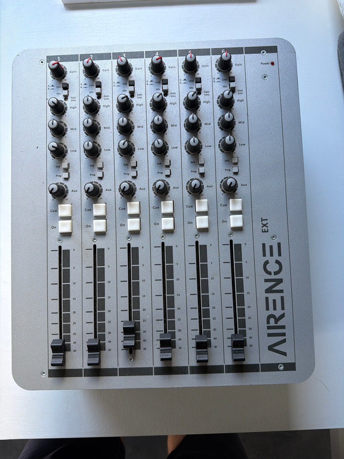 AIRENCE EXT 6-kanaals mengpaneel 36volt, Ophalen, Gebruikt, 5 tot 10 kanalen, Microfooningang