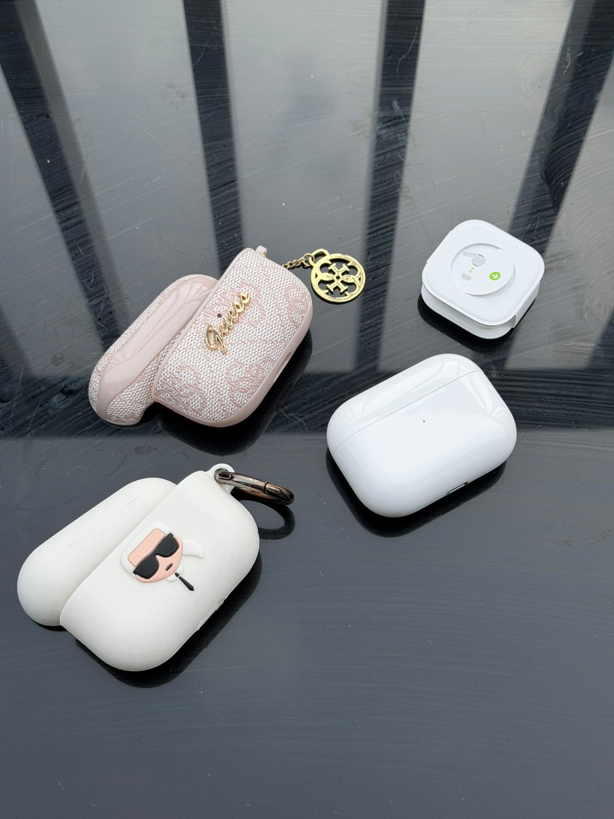AirPods Pro 1e generatie – werkend, met accessoires, Telecommunicatie, Mobiele telefoons | Oordopjes, Ophalen, Zo goed als nieuw