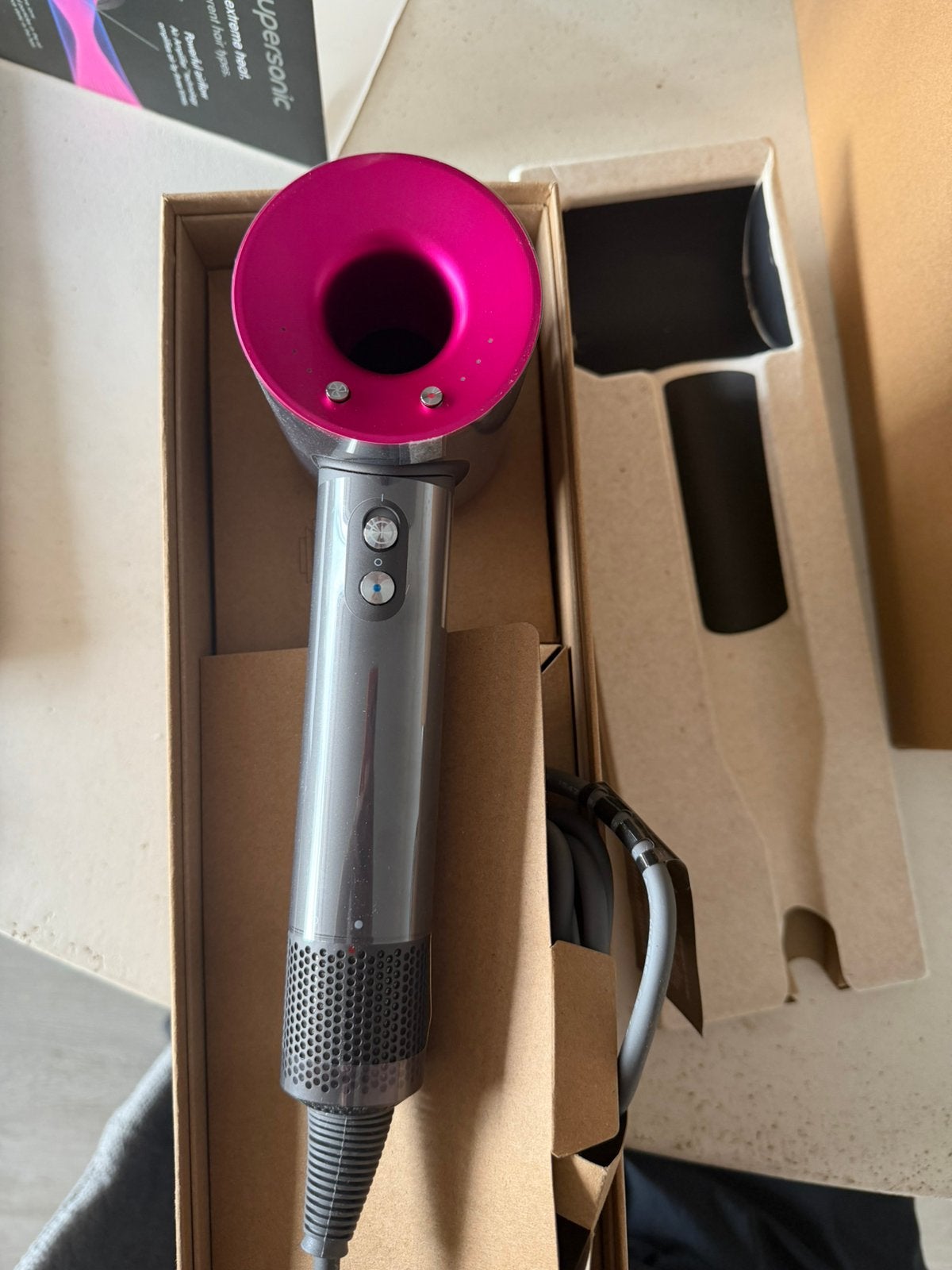 Dyson Supersonic Föhn – Nieuw & Ongebruikt – In Doos, Ophalen of Verzenden, Zo goed als nieuw, Föhn of Haardroger