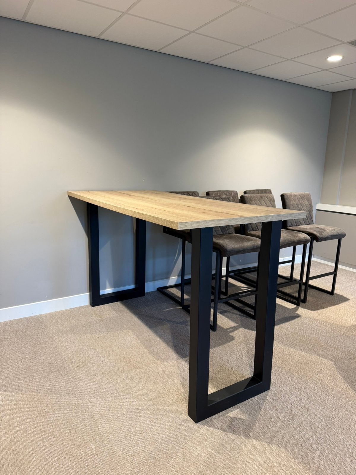 Hoge tafel met 6 barkrukken, Huis en Inrichting, Barren, Ophalen, Zo goed als nieuw, Inclusief barstoelen