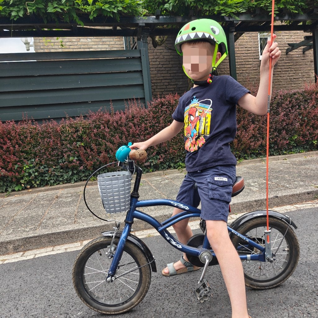 leuk stoer blauw peuterfietsje 14 inch, Fietsen en Brommers, Fietsen | Kinderfietsjes, Ophalen, Gebruikt, Minder dan 16 inch, Zijwieltjes