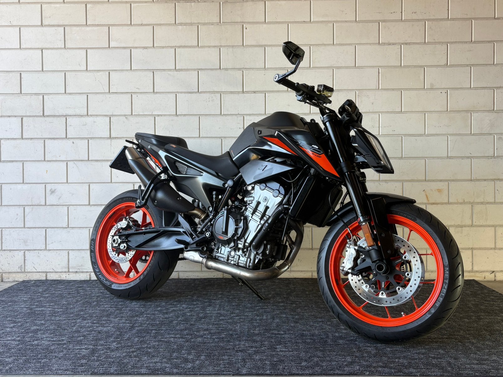 KTM Duke 790 (bj 2020) Track/ Tech Pack, Motoren, 2 cilinders, Occasion, Motorrijbewijs A, Bedrijf
