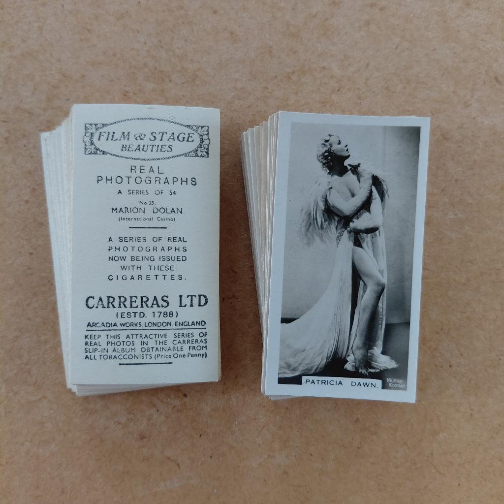 ≥ Army Badges complete set 48 cigarette cards 1939 Gallaher — Militaria