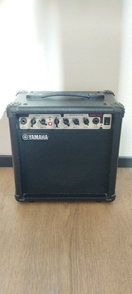 Yamaha GA-15 gitaarversterker 15W – Clean/Drive oefenamp, Muziek en Instrumenten, Ophalen, Gebruikt, Gitaar, Minder dan 50 watt