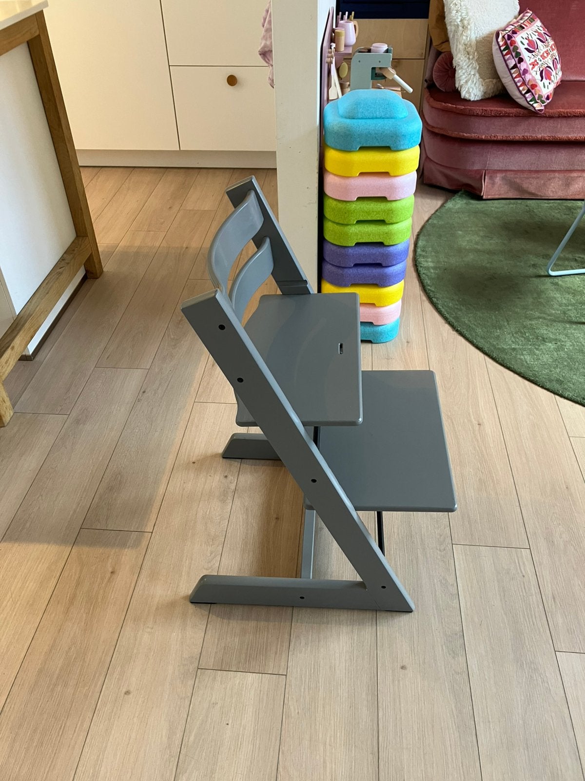 Prachtige recente Stokke triptrap stoel met veel assecoires, Ophalen