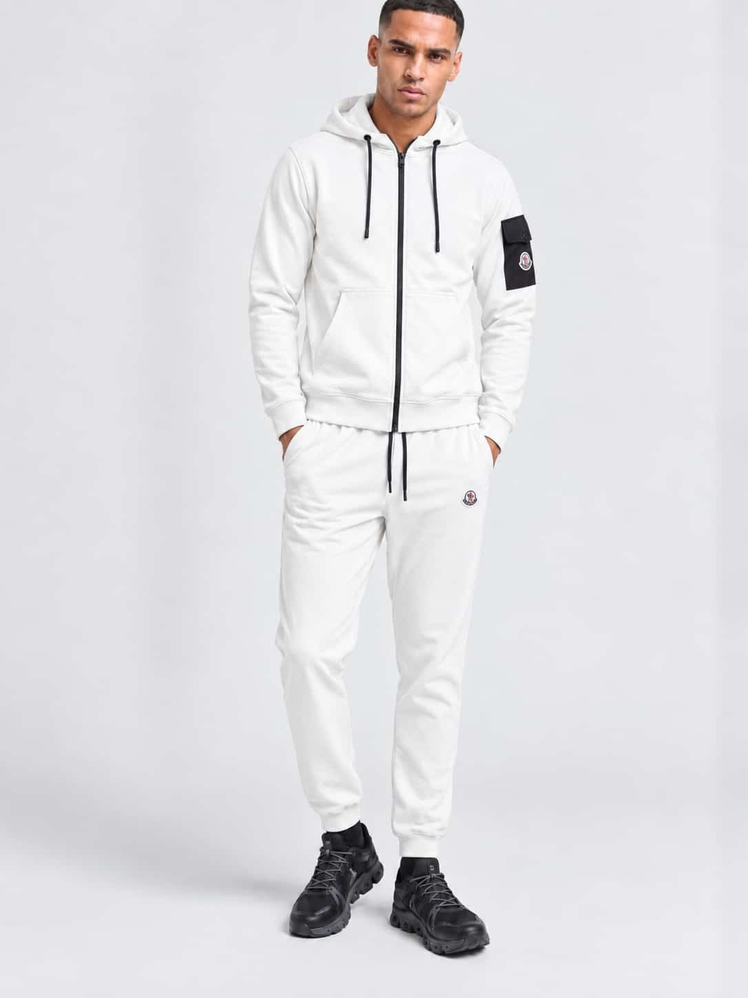 Foto 14 van Under Armour On Cloud Moncler Stone Parajumpers