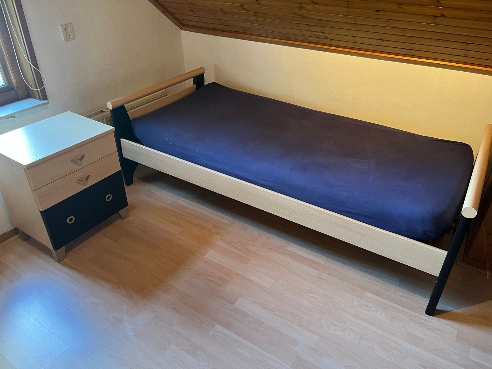 Complete slaapkamer: bed, bureau, kledingkast, nachtkastje, Ophalen, Gebruikt, Jongetje of Meisje