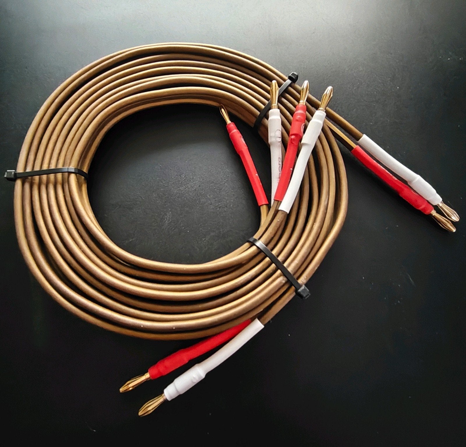 Van den Hul THE GOLDWATER 2x1,6 Luidsprekerkabel, Ophalen of Verzenden, Zo goed als nieuw, Minder dan 2 meter, Luidsprekerkabel