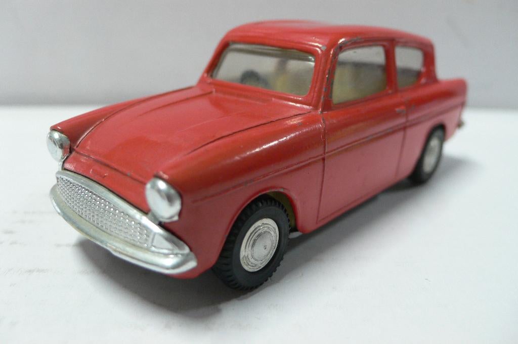ford anglia - spot on 1/42- mist stuk achterbumper-, Hobby en Vrije tijd, Modelauto's | 1:43, Verzenden, Gebruikt, Auto, Overige merken