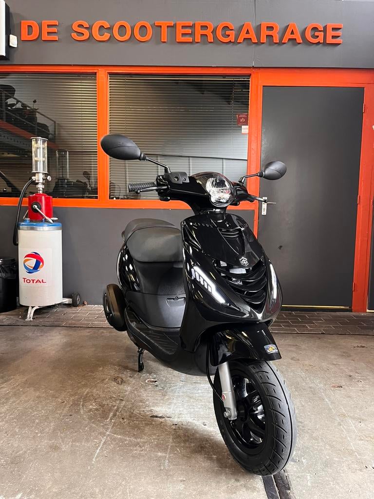 Piaggio Zip Brom 45km 2024, Fietsen en Brommers, Scooters | Piaggio, Zo goed als nieuw, Zip, Maximaal 45 km/u, Benzine, Ophalen of Verzenden