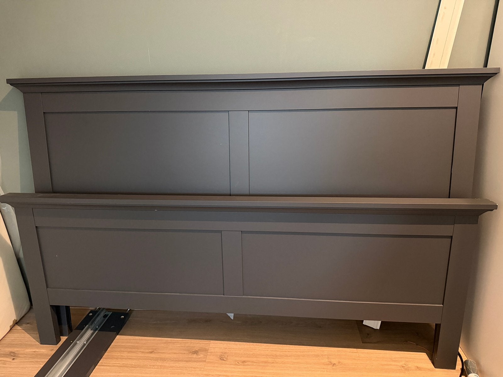 Bedframe 160x200 incl lattenbodems, Ophalen, Zo goed als nieuw, Hout