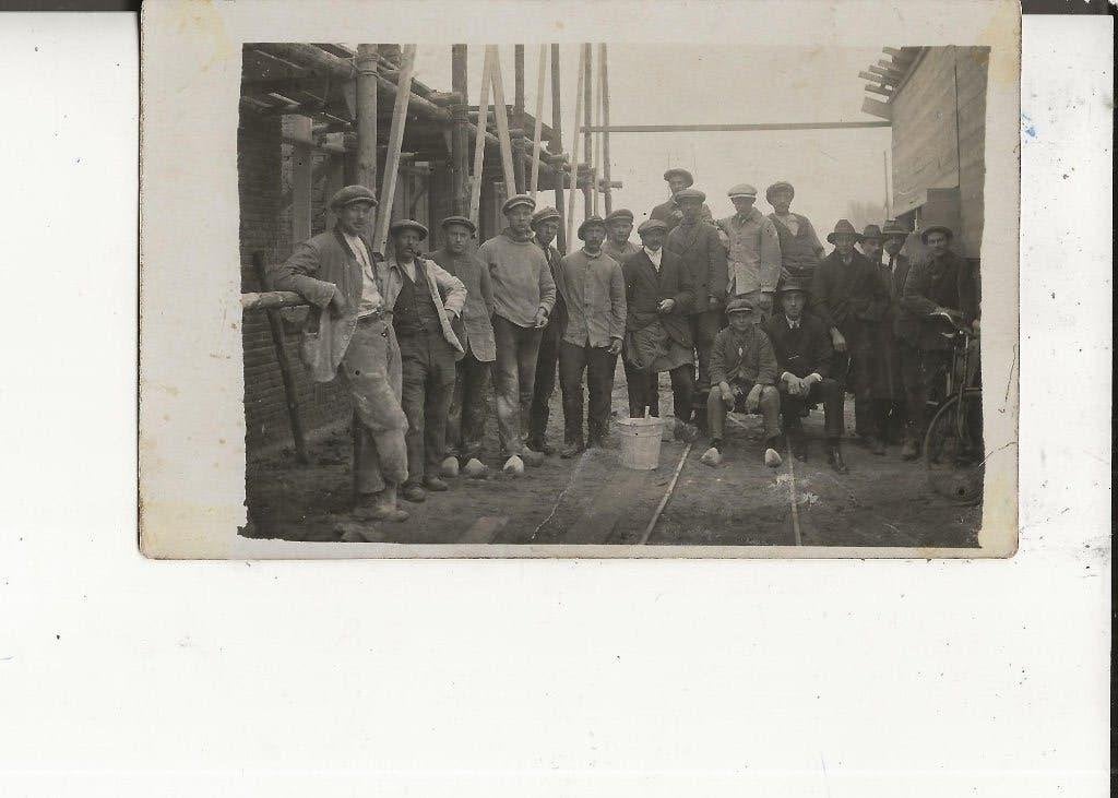 Monster Onbekend Bouwploeg met petten en hoeden Fotokaart, Verzamelen, Ophalen of Verzenden, Voor 1920, Ongelopen, Zuid-Holland