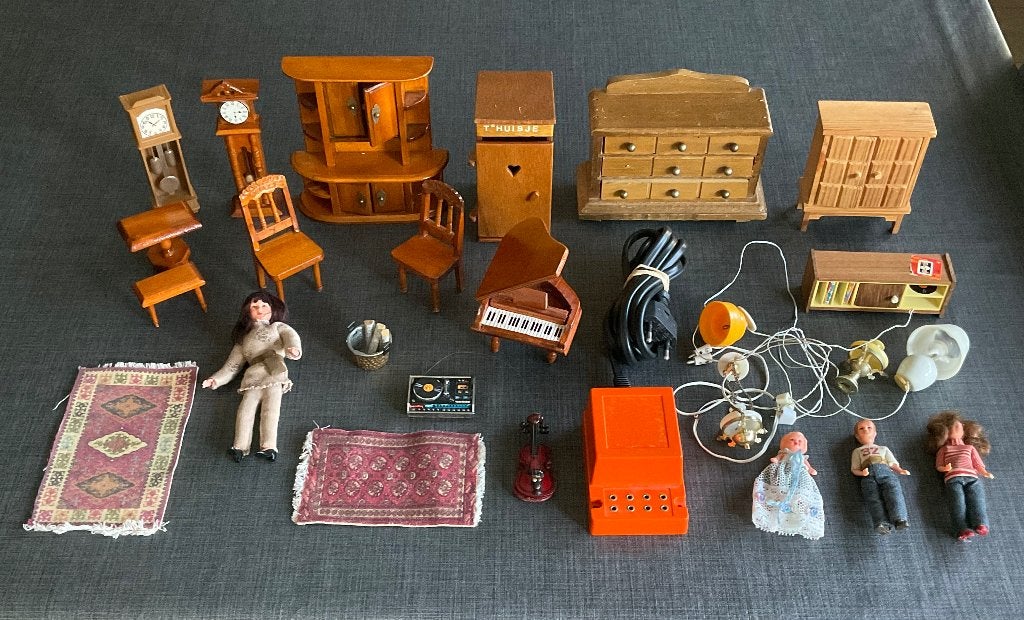 Poppenhuis Spulletjes .. Div merken, Verzamelen, Poppenhuizen en Toebehoren, Zo goed als nieuw, Poppenhuis, Ophalen