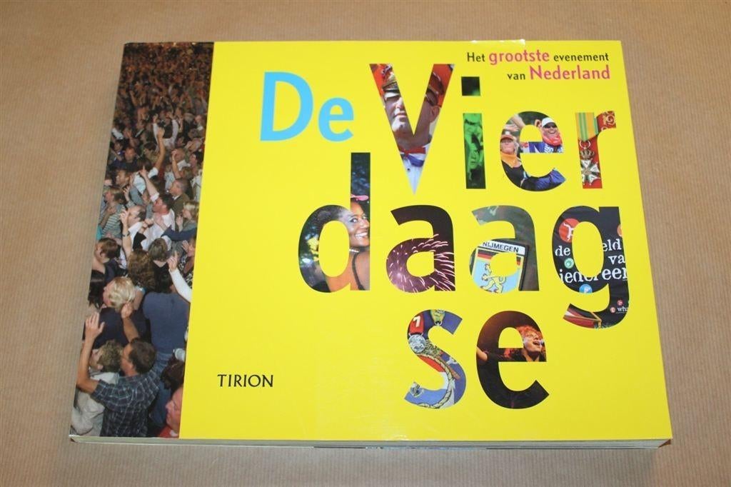 De Vierdaagse. Jubileumboek 4-daagse Nijmegen., Boeken, Sportboeken, Zo goed als nieuw, Watersport en Hengelsport, Ophalen of Verzenden