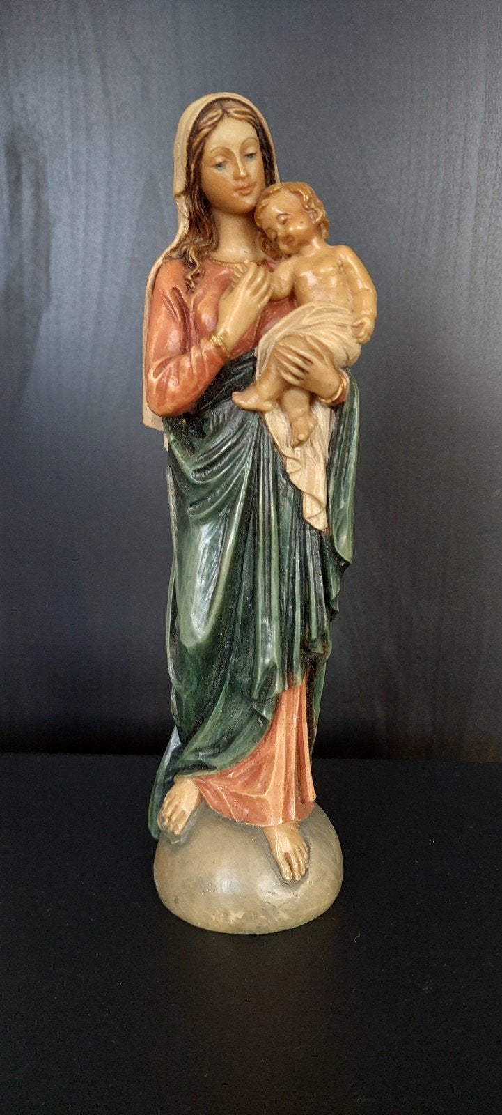 Beeld Maria met kind - gesigneerd A. Lucchesi, Antiek en Kunst, Ophalen of Verzenden, 20 - 50 cm, Beeld, Composieten