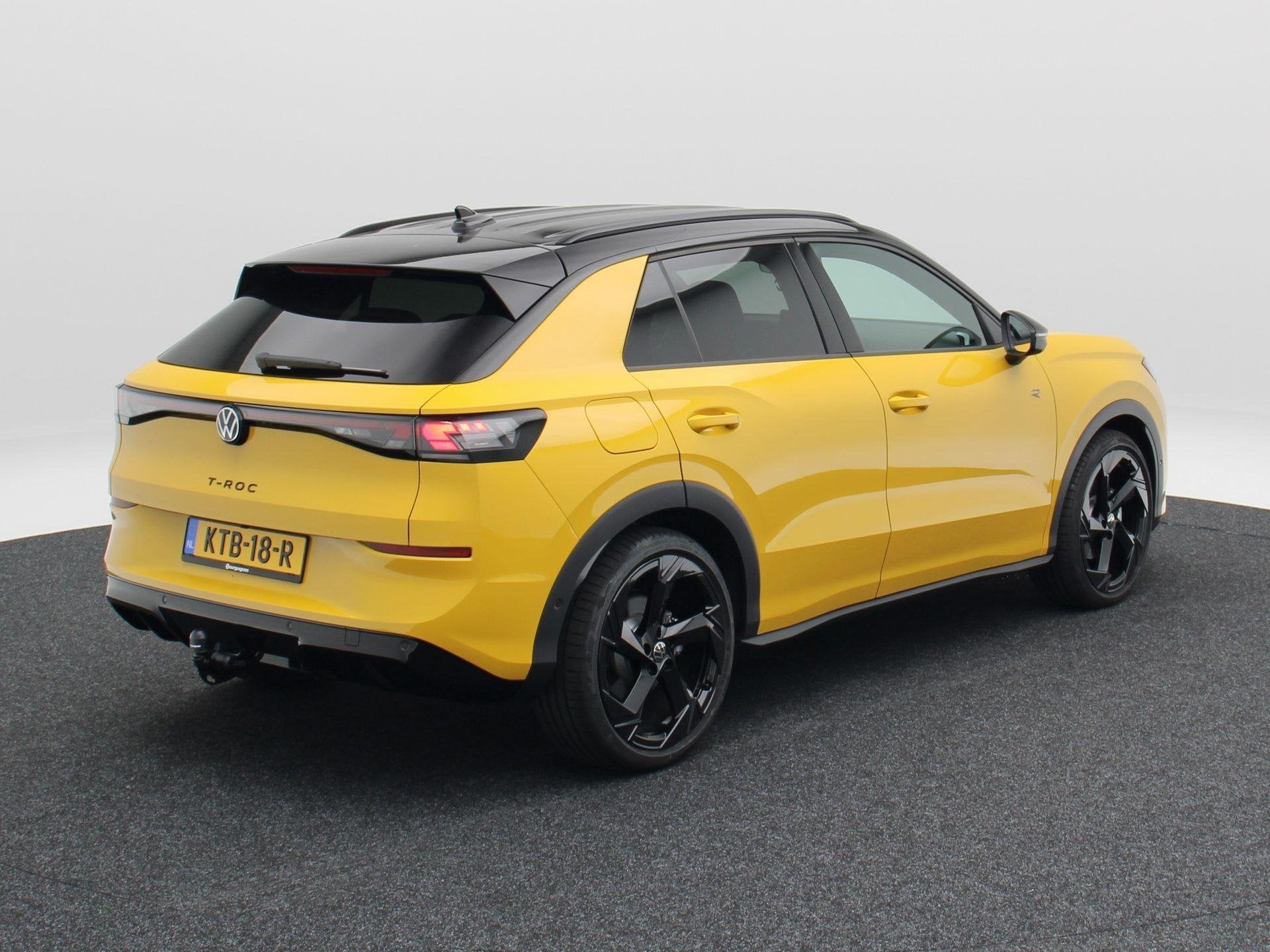 Volkswagen T-Roc R-Line First Edition 1.5 eTSI 150 PK | Trek, 1374 kg, 1498 cc, Euro 6, 150 pk