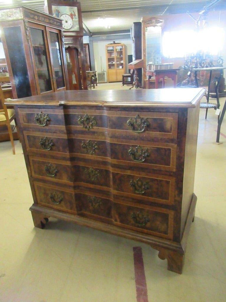 Oer 11495 ANTIEKE 4 laden commode met wortel fineer, Ophalen