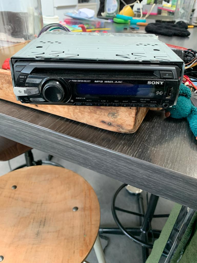 Sony CDX-GT230 autoradio zonder kunsof akwerklijst, Ophalen of Verzenden, Gebruikt