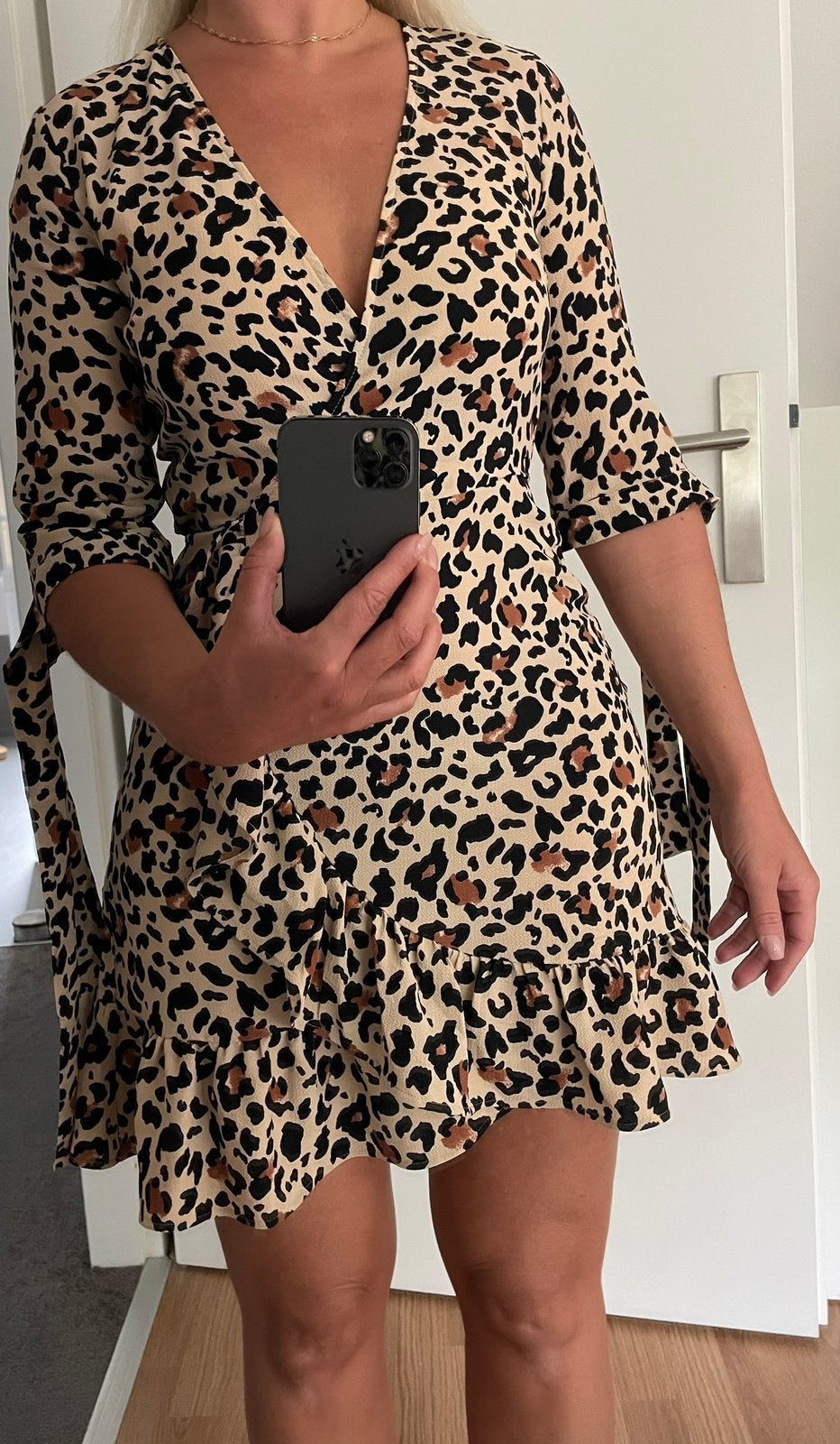 H&M jurk, Kleding | Dames, Jurken, Bruin, Nieuw, Ophalen of Verzenden, Maat 34 (XS) of kleiner