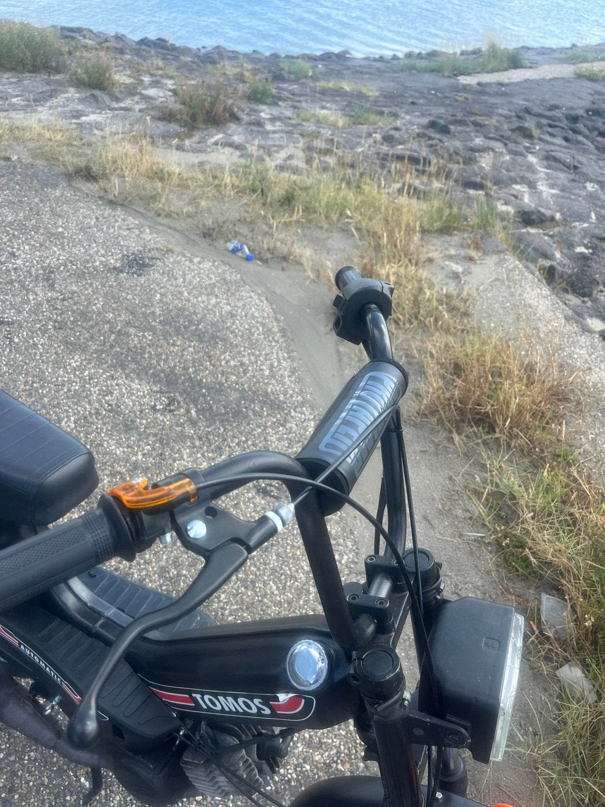 Tomos bromfiets - Zwart, goed onderhouden, Fietsen en Brommers, Brommers | Tomos, Ophalen of Verzenden, Gebruikt, Maximaal 45 km/u